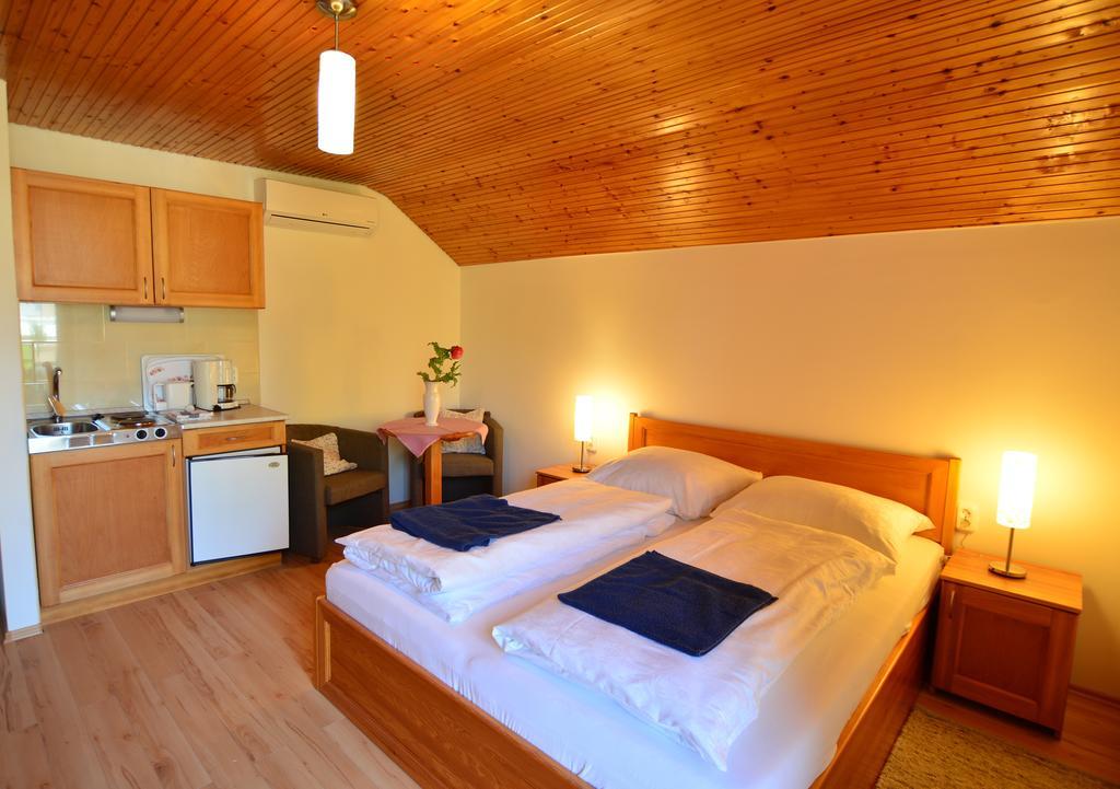 Viragoskert Apartman Hévíz Zimmer foto